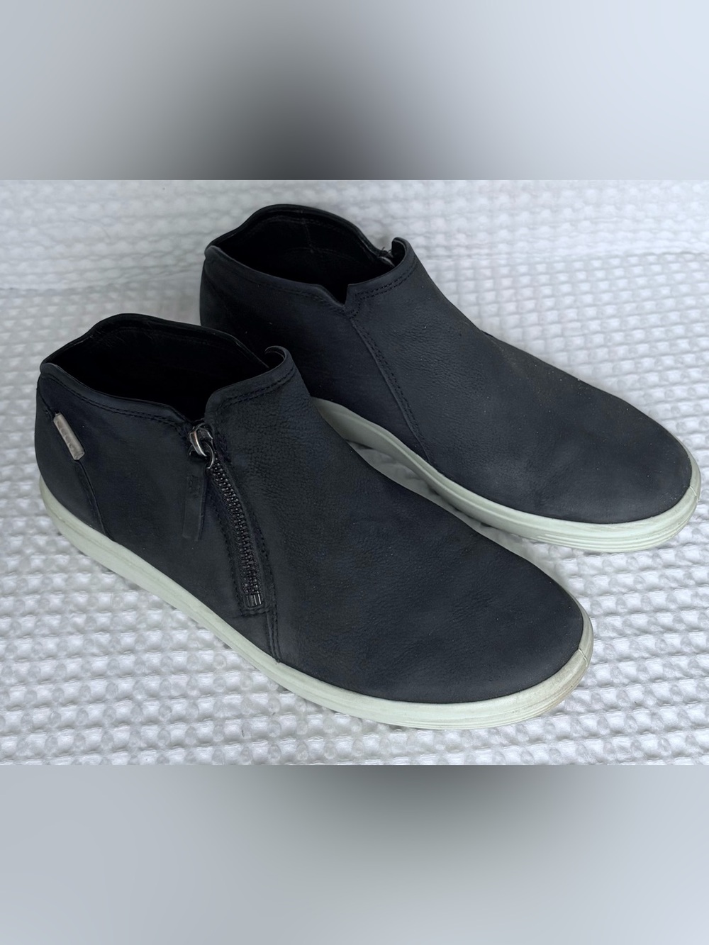 Ecco suede bootie size EU 40